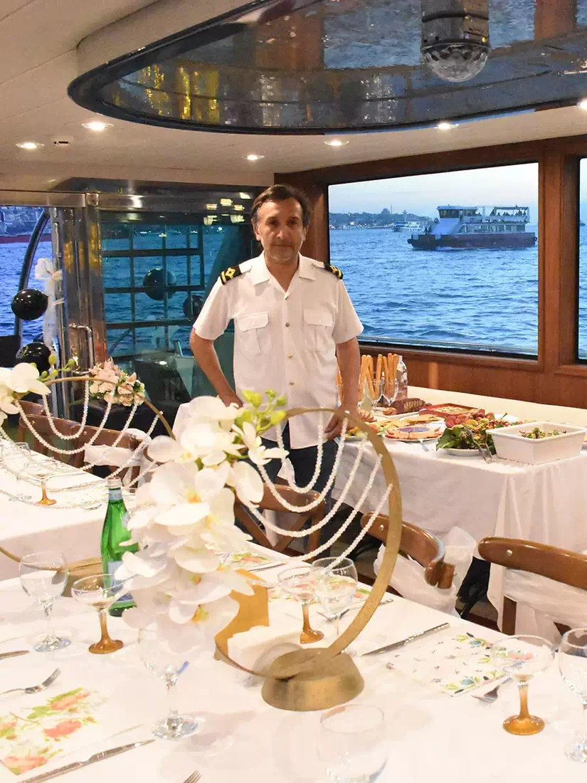 Fiesta de Cumpleaños en un Yate de Lujo — Estambul