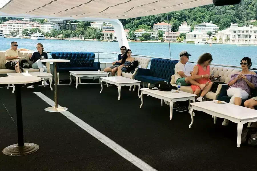 Private Bosphorus Lunch Cruise — Istanbul