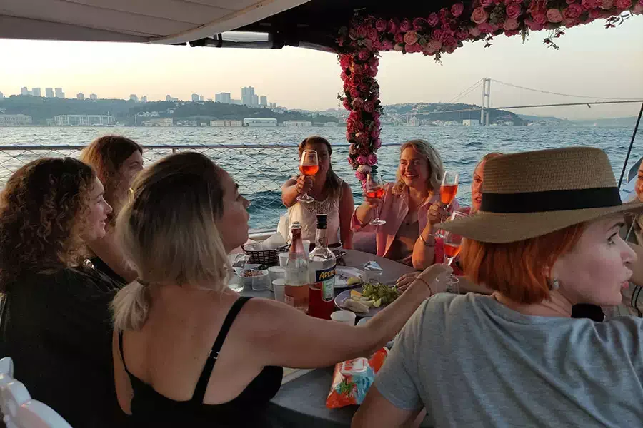 Crucero Privado por el Bósforo al Atardecer — Estambul