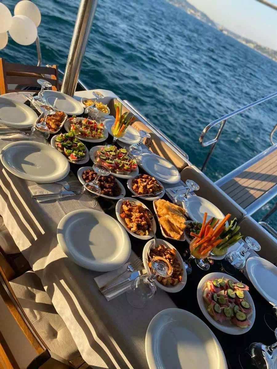 Private Bosphorus Lunch Cruise